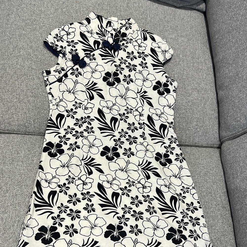 Girl's CheongsamQipao Dress - Size 6-8